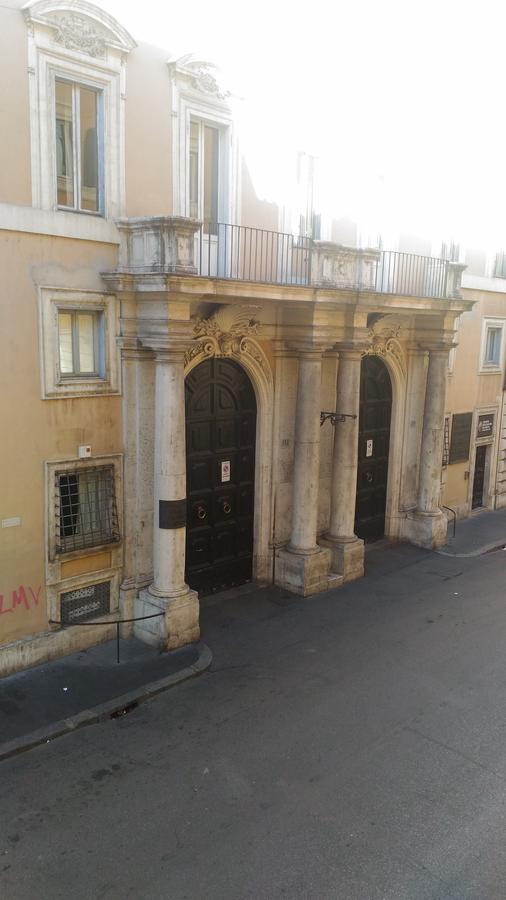 Domus Del Corso Spagna Affittacamere *